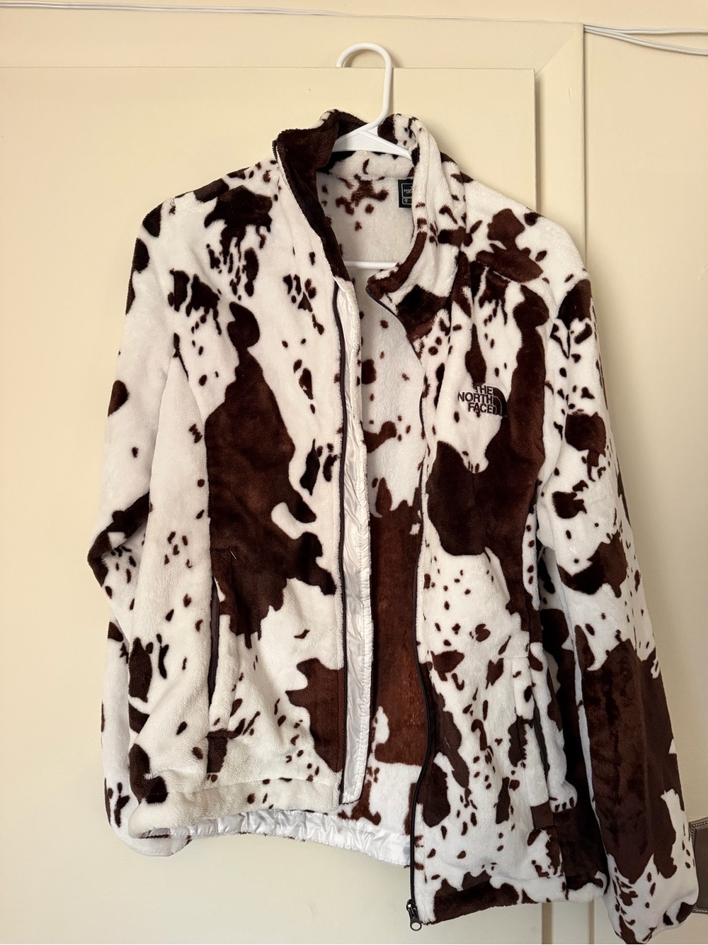 The North Face Women's Brown & White Fleece Teddy Jacket